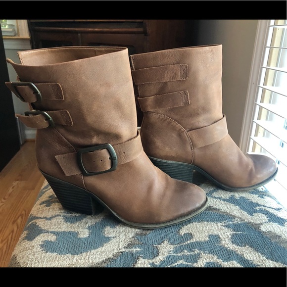 BCBGeneration Shoes - BCBGenerations 8M/38 tan leather boots